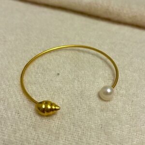 Madewell Gold Seashell Pearl Bracelet Cuff